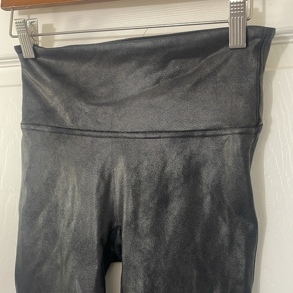 SPANX Faux Leather Leggings Tummy Control Contoured Power Waistband Stomach - Picture 6 of 9
